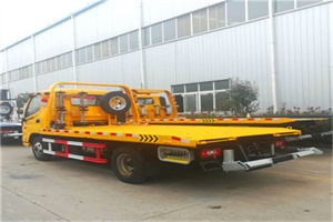 逊克附近拖车救援搭电